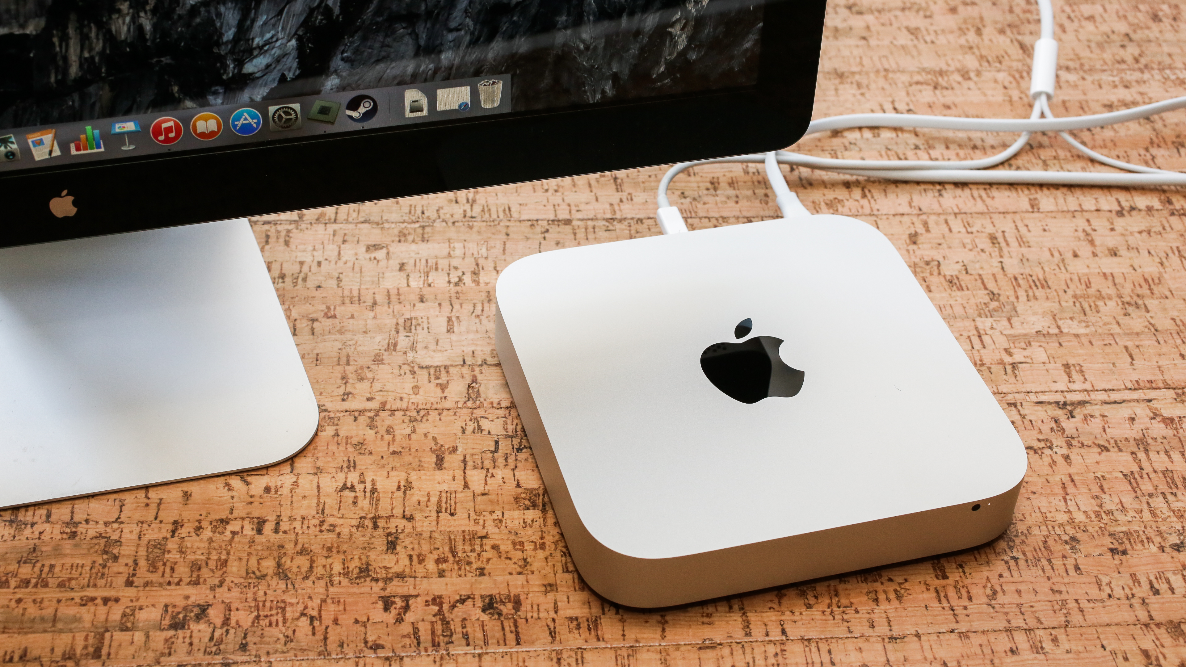 New apple 1. Mac Mini 2014. Mac Mini 2014 апгрейд. Apple Mac Mini. Маленький компьютер Apple.